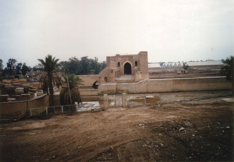 イラク／現存する唯一の城門跡