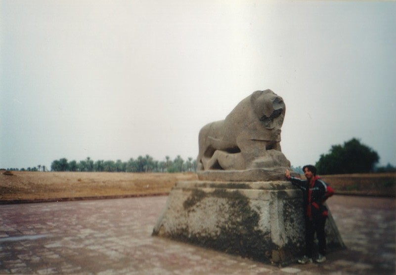 イラク／バビロン遺跡のライオン像
