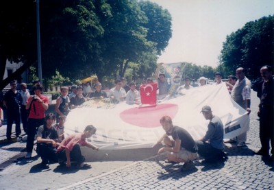 ֡