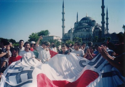 ֡