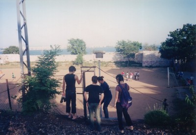 ֡