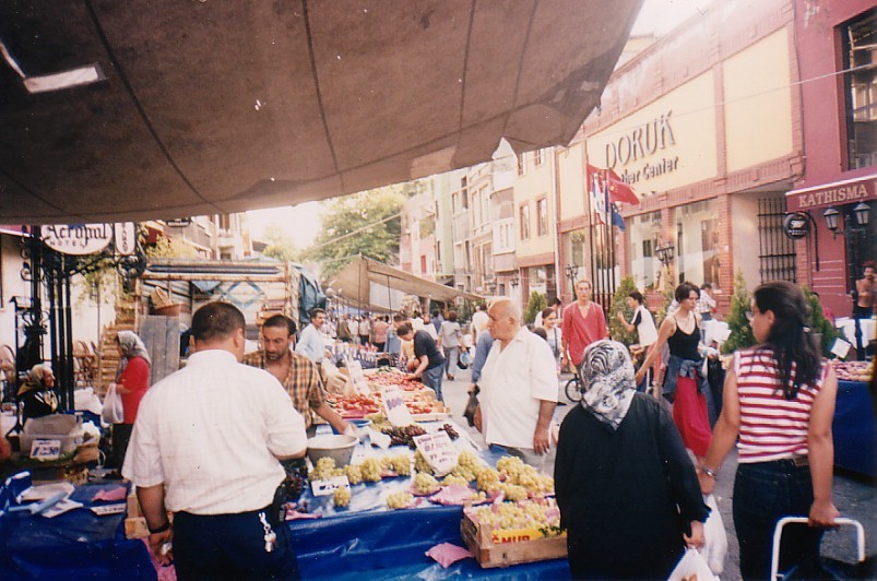 トルコ／コンヤの近所で開かれる市場