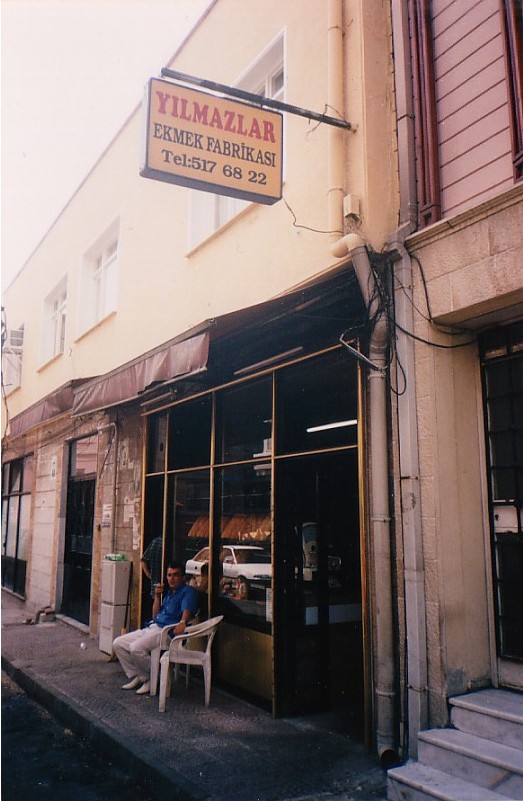 トルコ／近所のパン屋