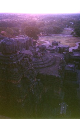 インド／エローラのカイラーサナータ寺院