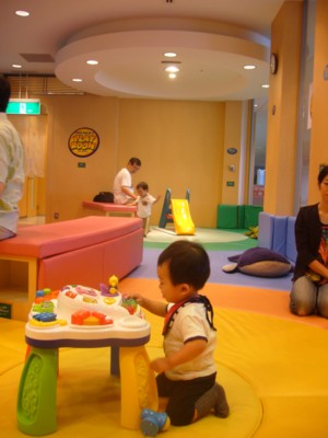 成田空港、子供の遊び場