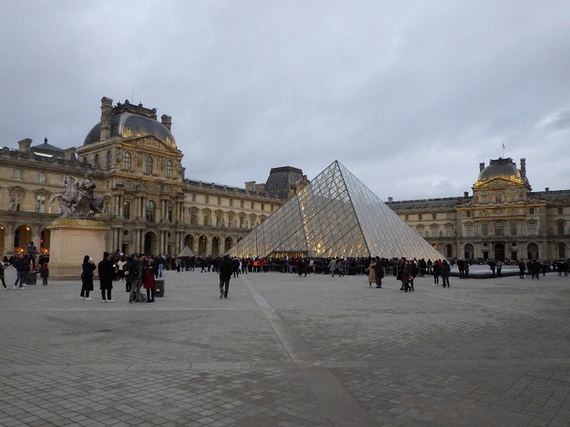 ルーブル美術館～ノートルダム寺院